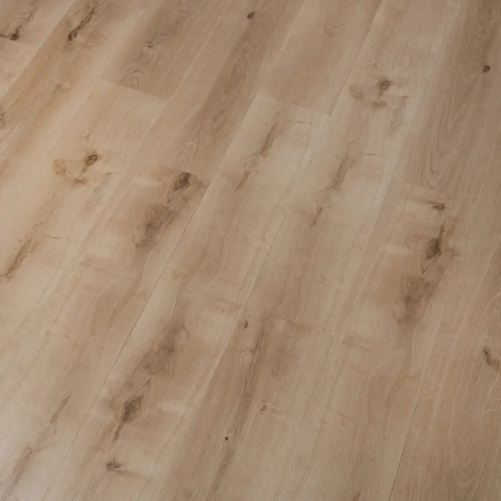 FMYTD WPC Urban Natural Oak Planks (with 1mm built-in underlay) - Image 3